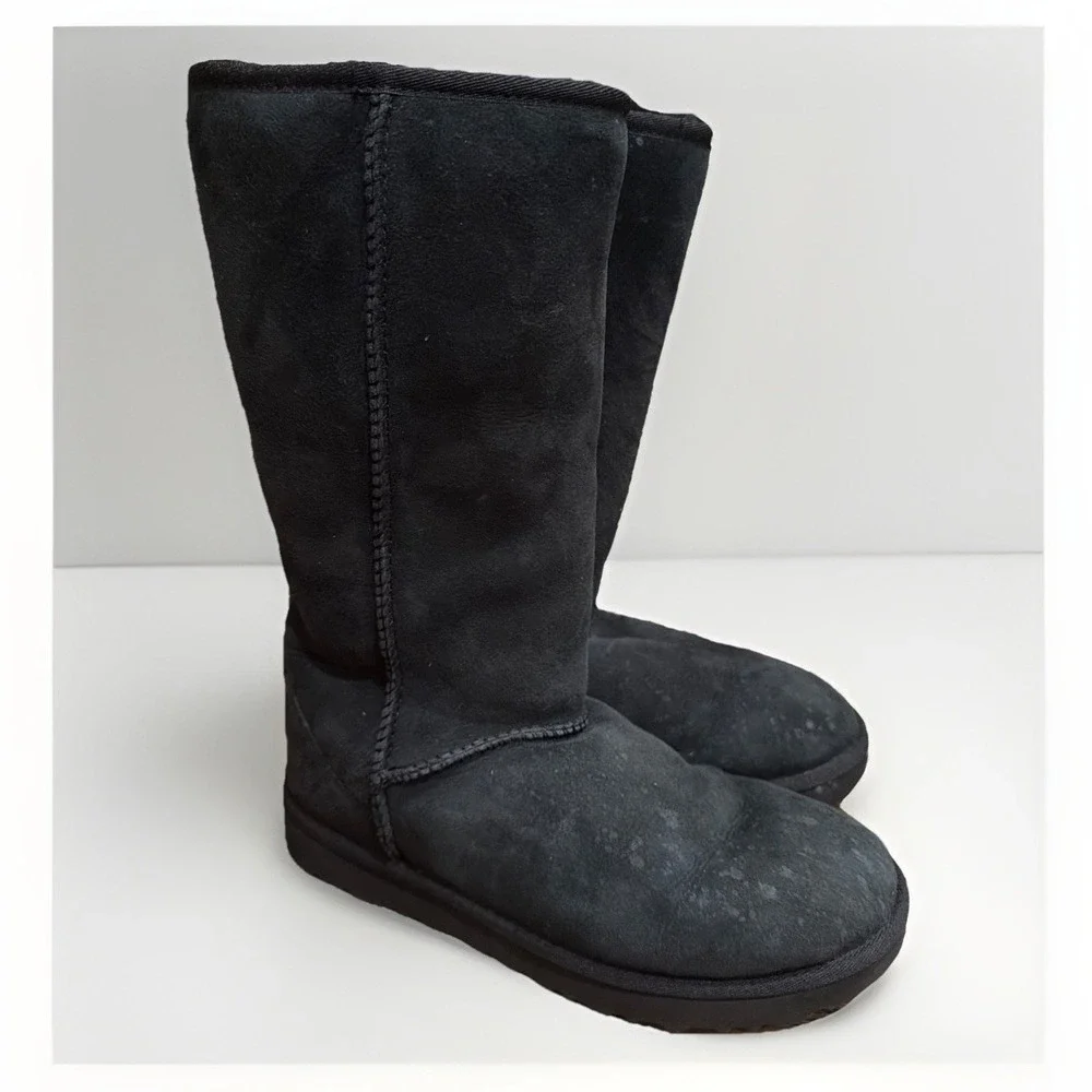 UGG Women's Classic Tall II Black Winter Boot 1016224 Size US 8